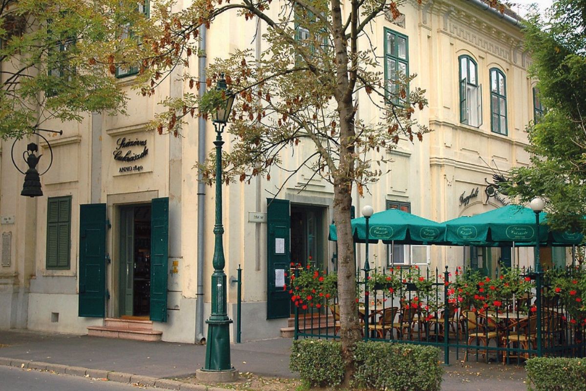 100 Éves Cukrászda